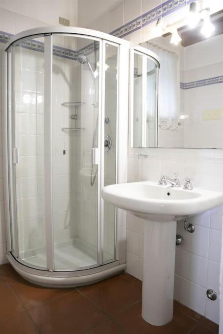 Iseolakerental - Casa Rododendro スルツァーノ エクステリア 写真